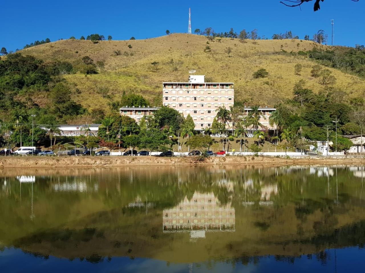 Cavalinho Branco Apartamento Águas de Lindóia Esterno foto